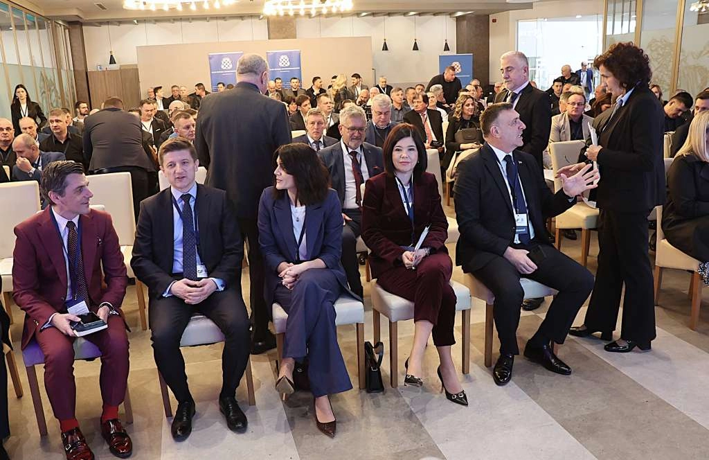 Gospodarski forum ŽZH okupio ugledne ekonomske stručnjake, poduzetnike i predstavnike vlasti (VIDEO)